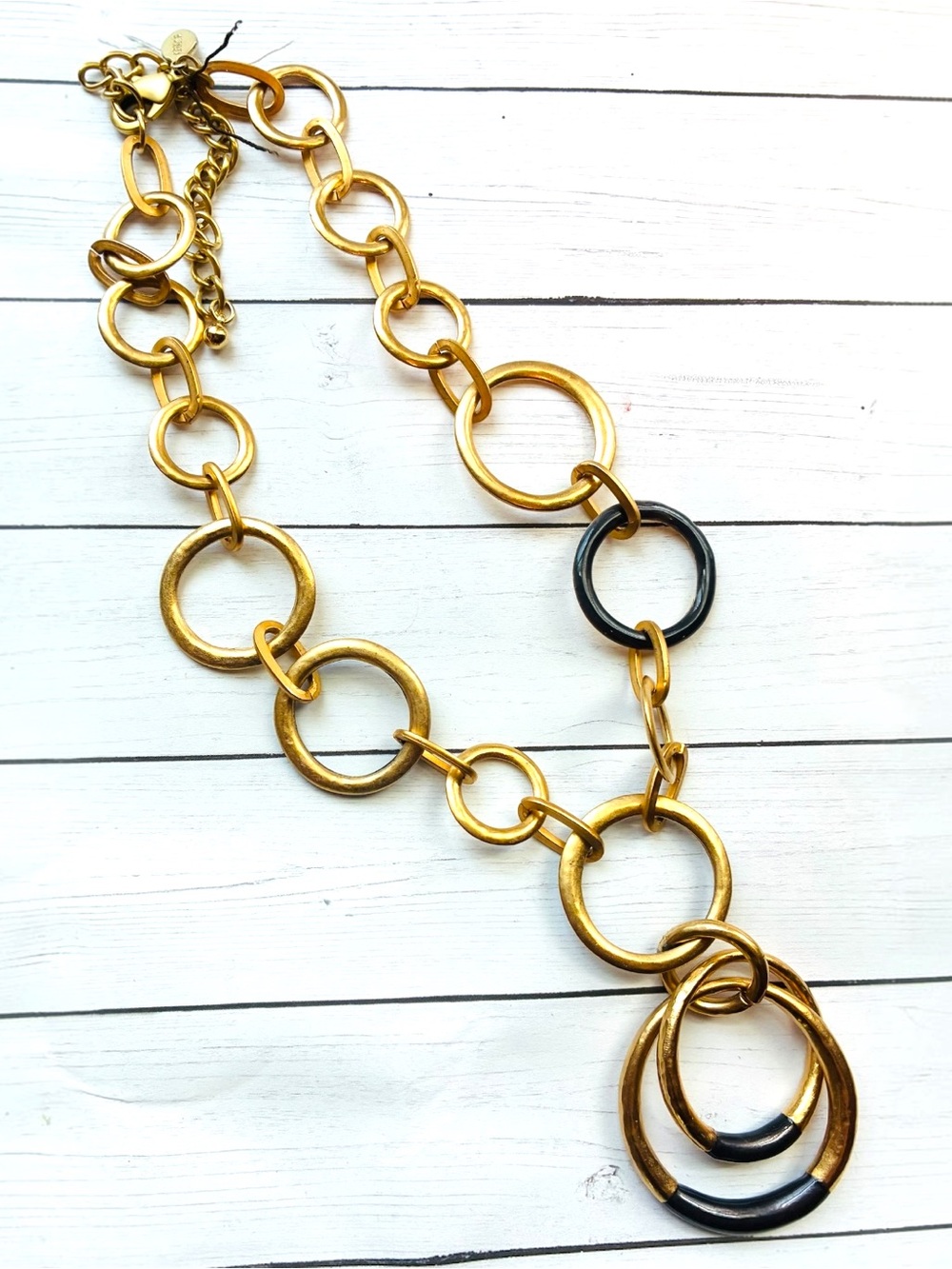 NWOT Chico's Matte Gold-Tone Link Necklace with Black Ring Accents Never Worn